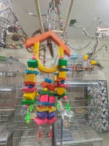 Hut Swing & Chewing Fun