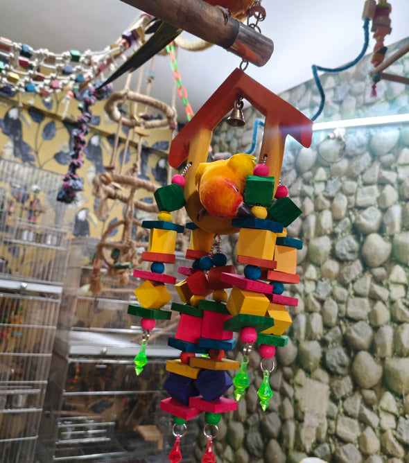 Hut Swing & Chewing Fun